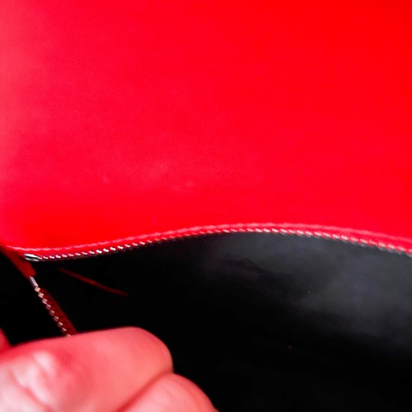 Alexander McQueen Knuckle Red Jewel Embellished Leather Cross Body Bag - Picture 13 of 15